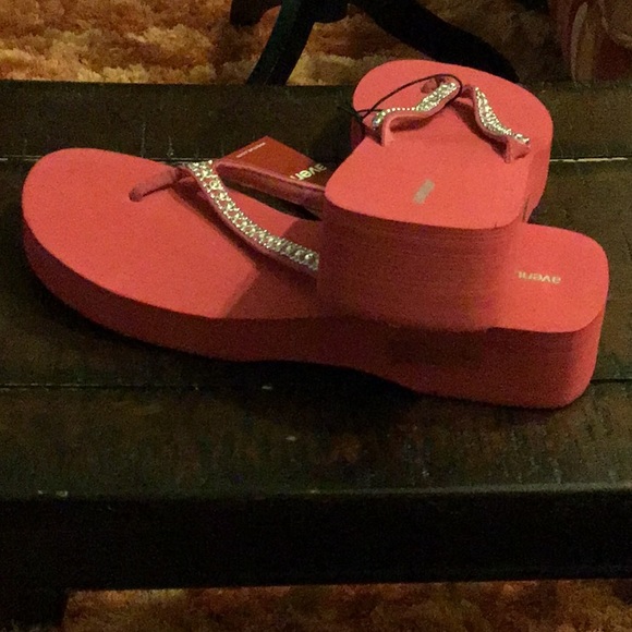 Pink Thong Sandals NWT - Picture 2 of 6